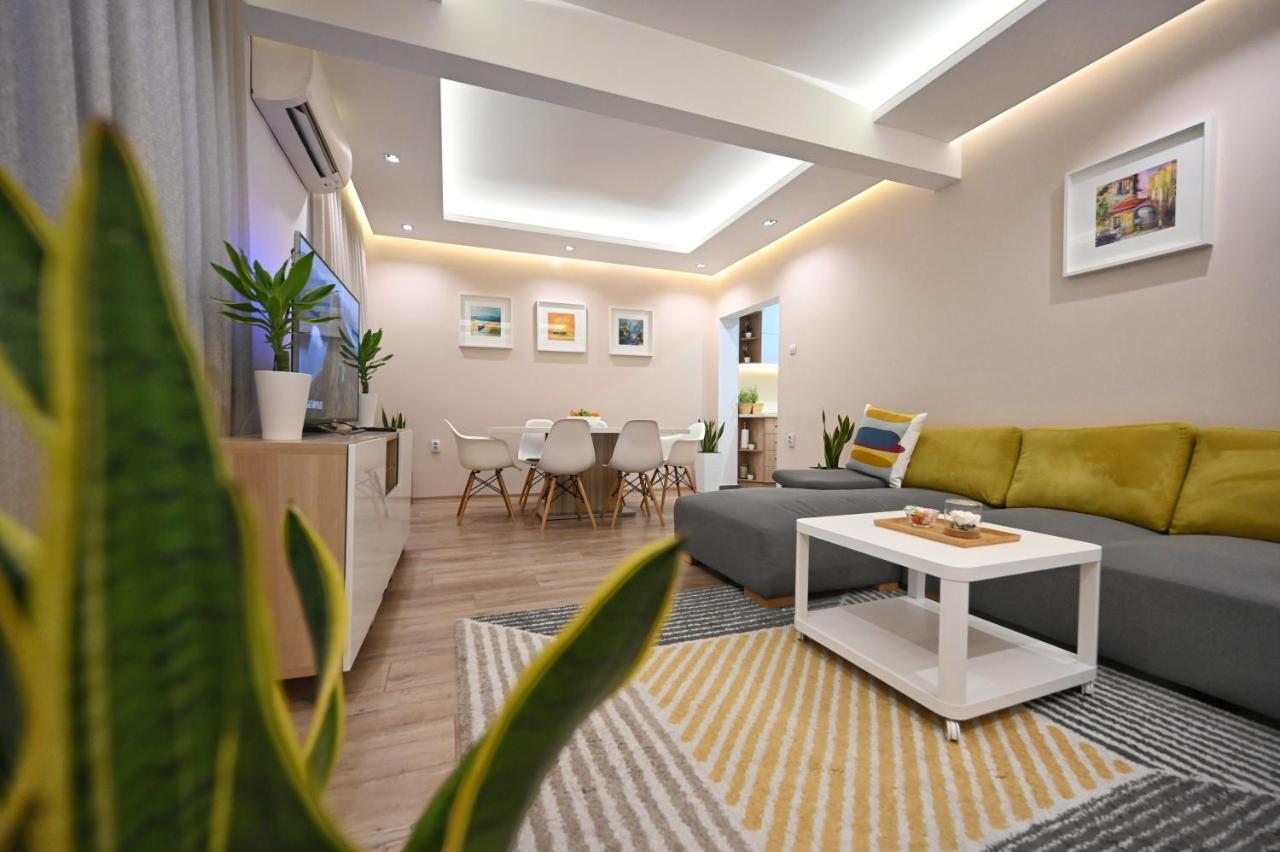 Modern Central 2-Bedroom Apartment With Parking Варна Экстерьер фото