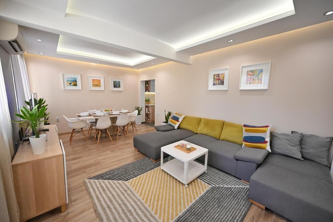 Modern Central 2-Bedroom Apartment With Parking Варна Экстерьер фото