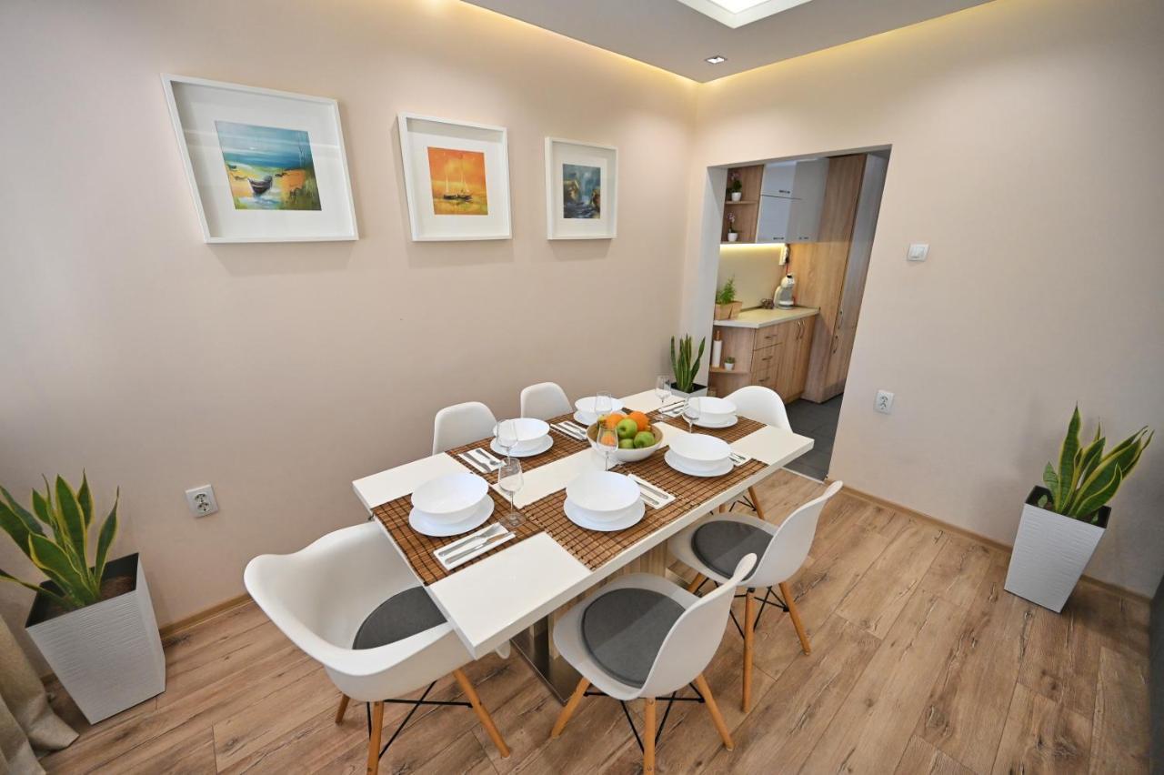 Modern Central 2-Bedroom Apartment With Parking Варна Экстерьер фото