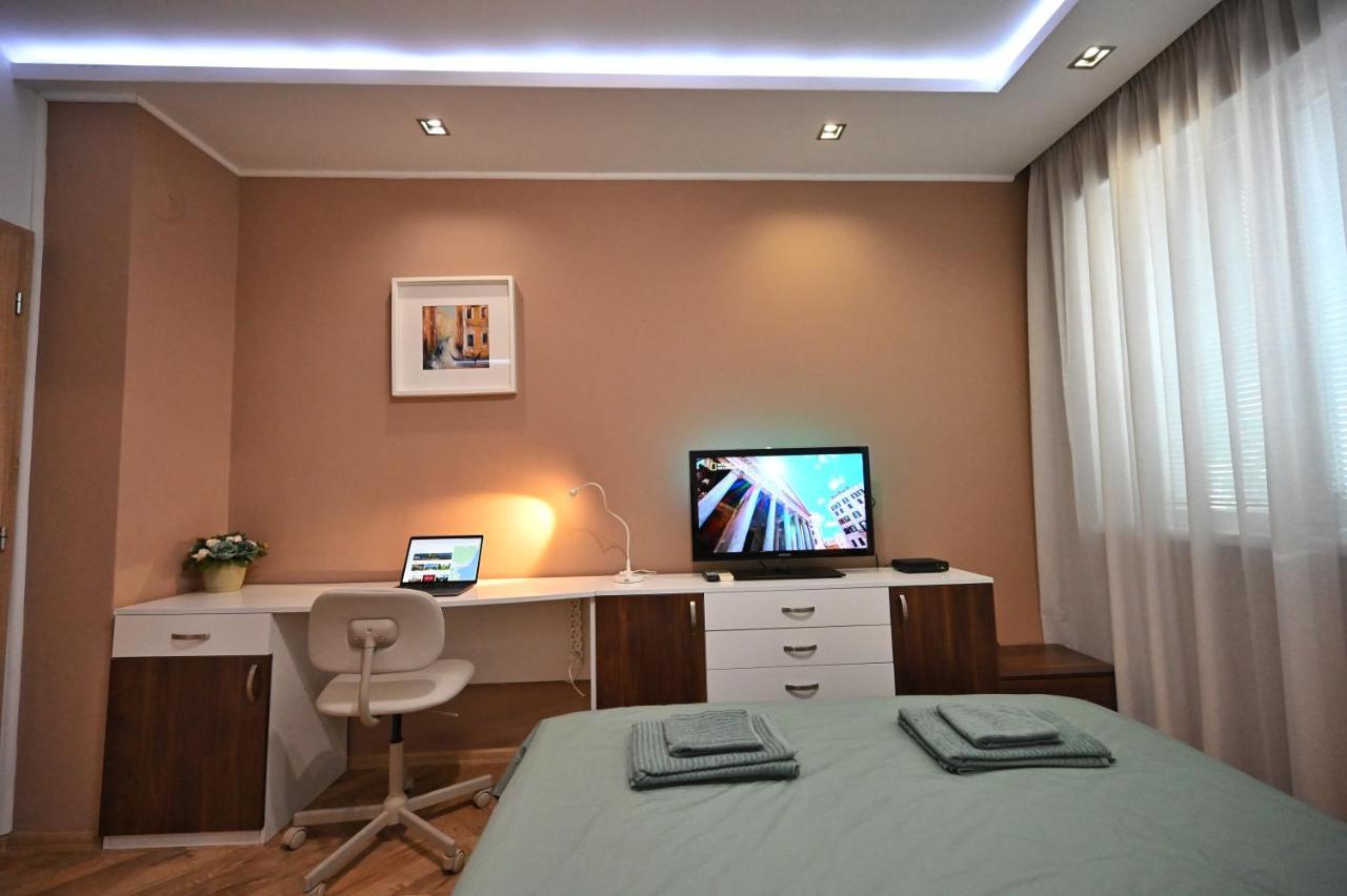 Modern Central 2-Bedroom Apartment With Parking Варна Экстерьер фото