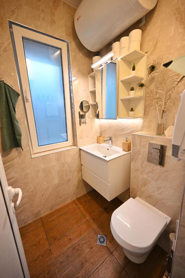 Modern Central 2-Bedroom Apartment With Parking Варна Экстерьер фото
