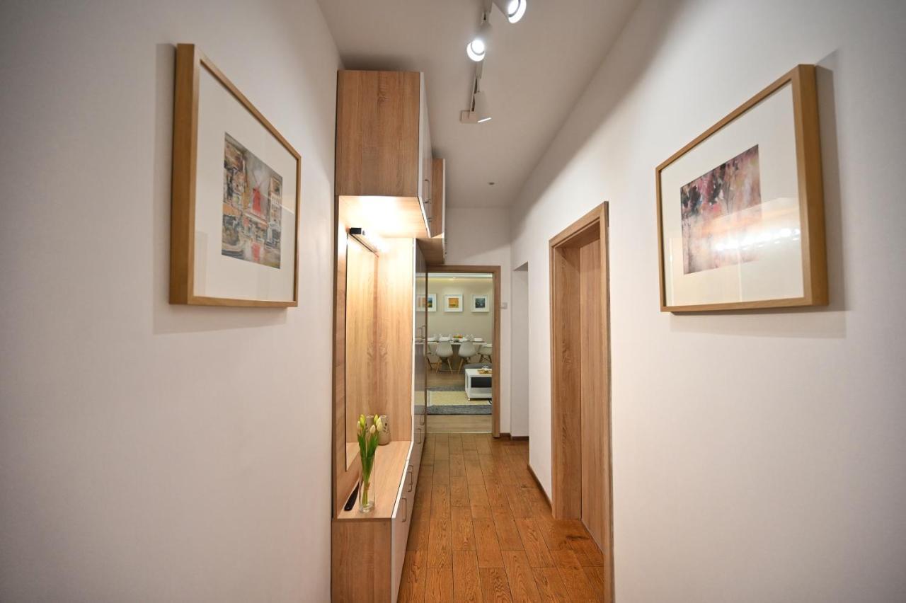 Modern Central 2-Bedroom Apartment With Parking Варна Экстерьер фото