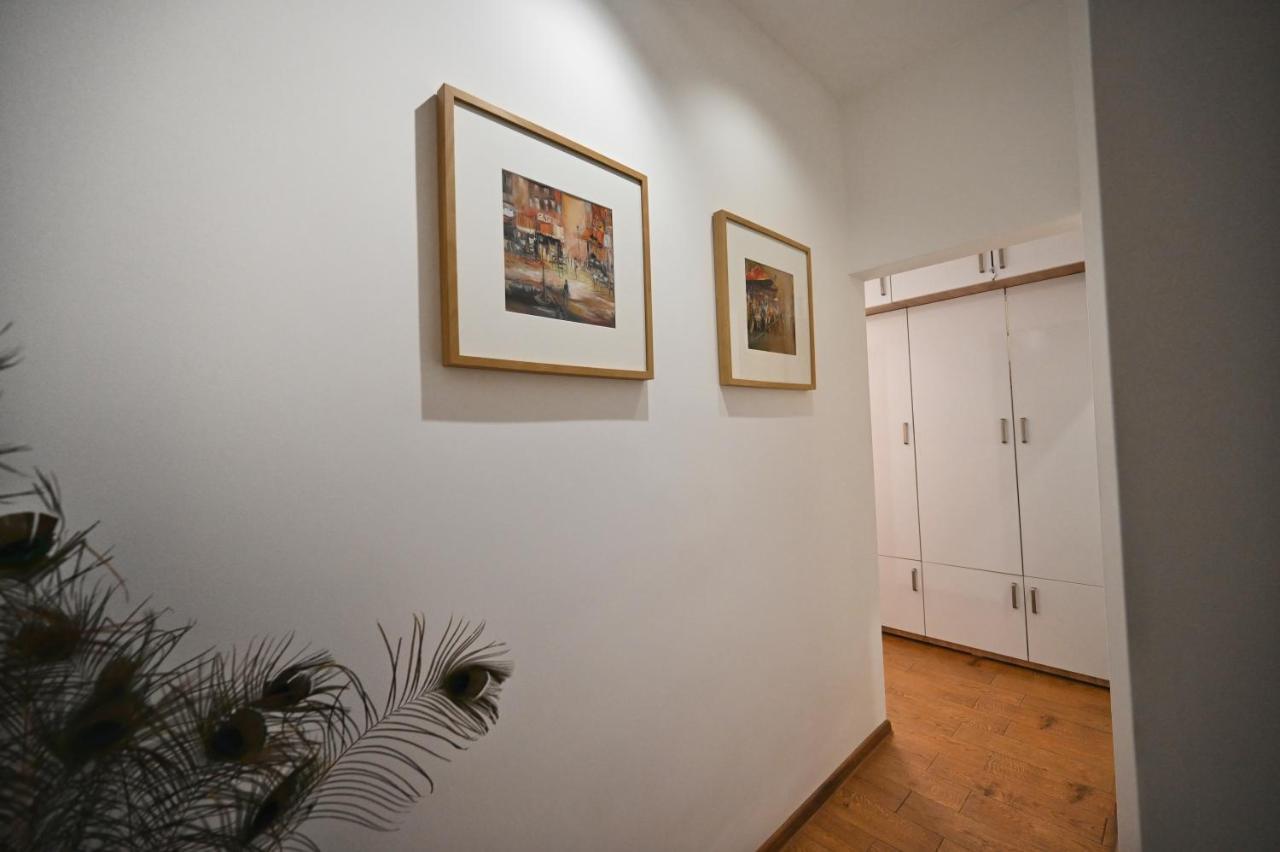 Modern Central 2-Bedroom Apartment With Parking Варна Экстерьер фото