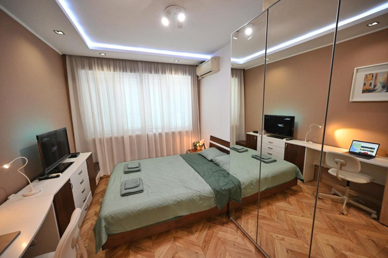 Modern Central 2-Bedroom Apartment With Parking Варна Экстерьер фото